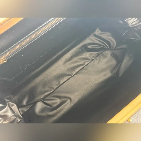 1960s Extra Large Black Snap Closure Shoulder Bag - Picture 10 of 13